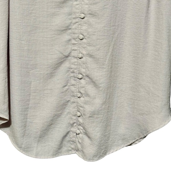 Torrid Harper Gauze Button Down Front Lightweight Sleeveless Back Pleat Blouse - Picture 7 of 13